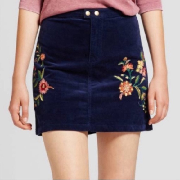 Mossimo Mini Skirt Womens Size 4 Blue Corduroy Floral Embroidered Stretch A Line - Picture 6 of 7